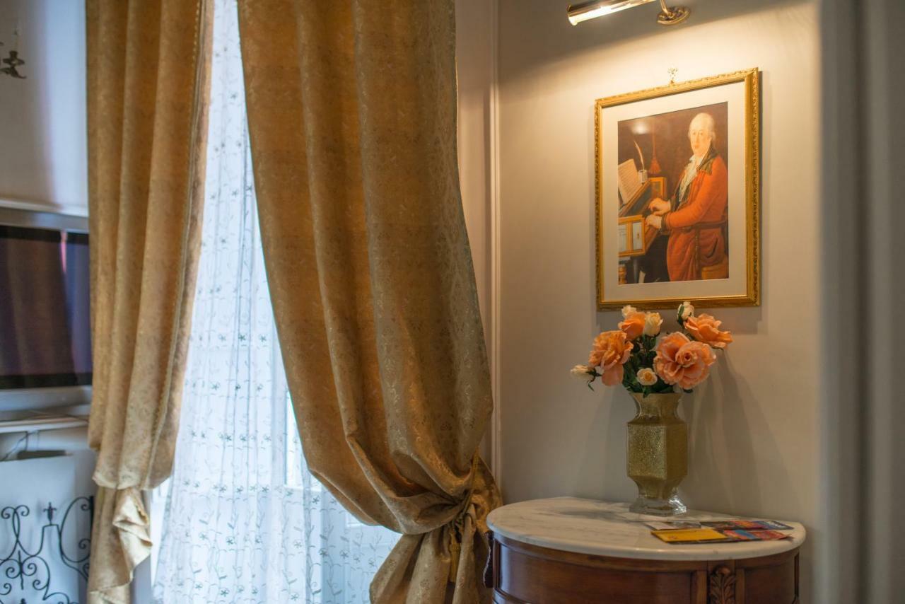 Edoardo Al Plebiscito Appartement Napels